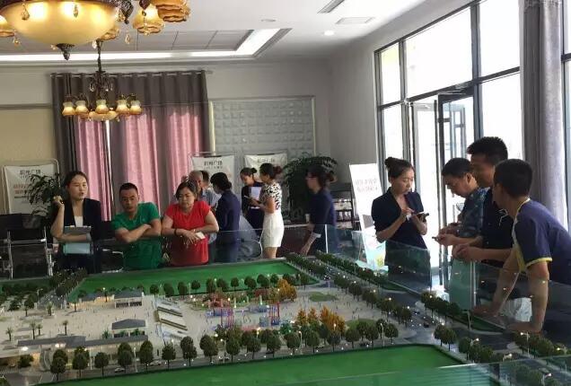 福利來啦！階州廣場很！熱！鬧！