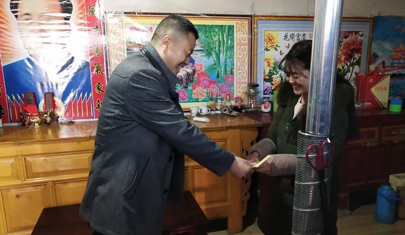 堅持精準(zhǔn)幫扶，合力脫貧攻堅——市龍江城鄉(xiāng)發(fā)展集團(tuán)、隴南太平洋財險公司聯(lián)合開展幫扶文縣橋頭鎮(zhèn)安子坡村2019年春節(jié)慰問活動