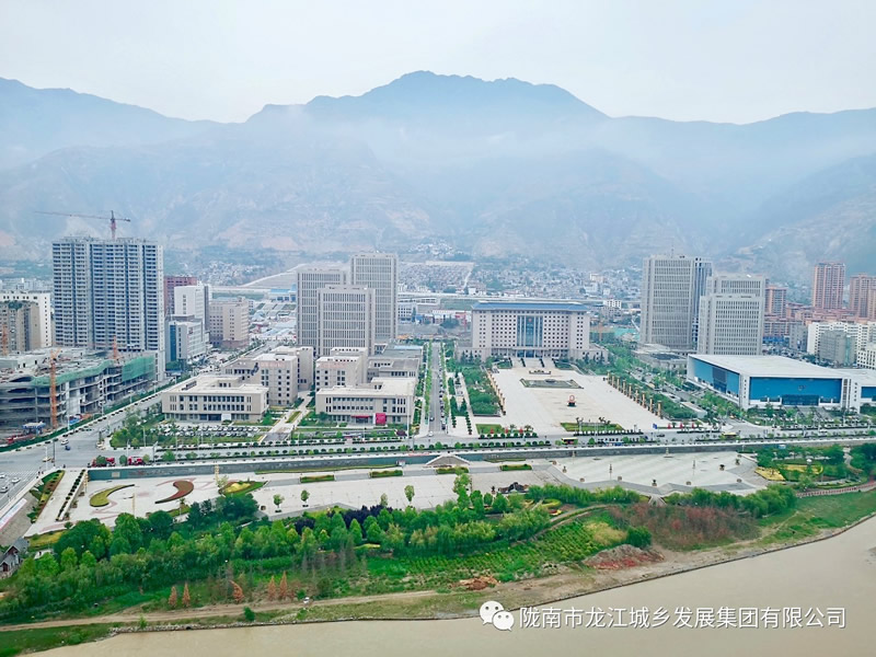 匠心傾注、喜封金頂——龍江?雙子座商住小區(qū)主體順利封頂