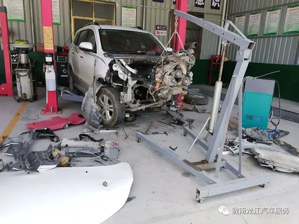 金錘鈑金，銀槍噴漆！龍江汽修值得信賴！