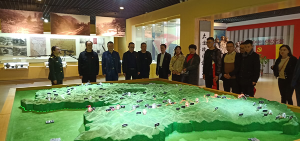 市龍江集團開展“不忘初心、牢記使命”主題黨日活動